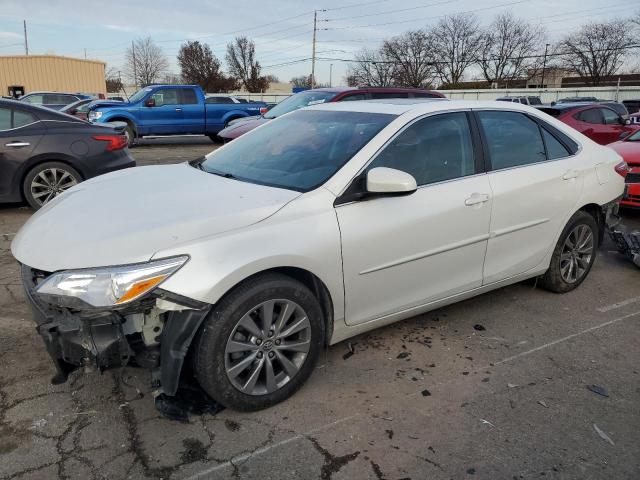  TOYOTA CAMRY 2017 Белы