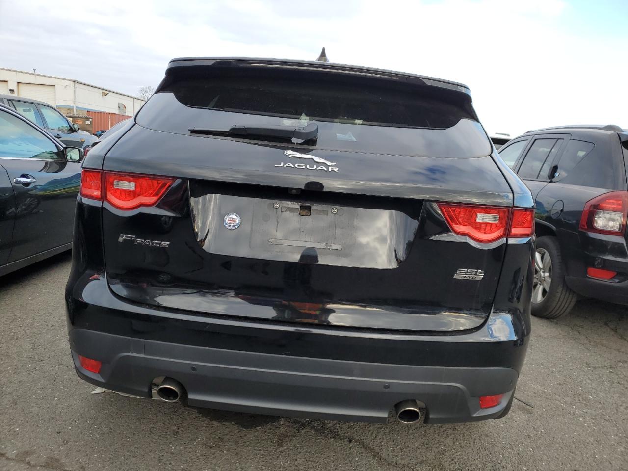 2020 Jaguar F-Pace - Image 6