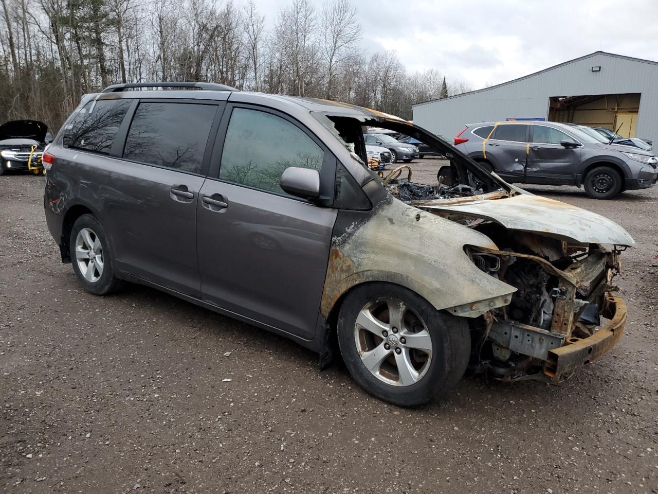 2012 Toyota Sienna - Image 4