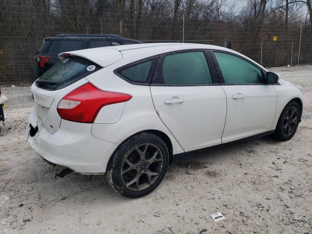 VIN 1FADP3K29EL314335 2014 FORD FOCUS no.3