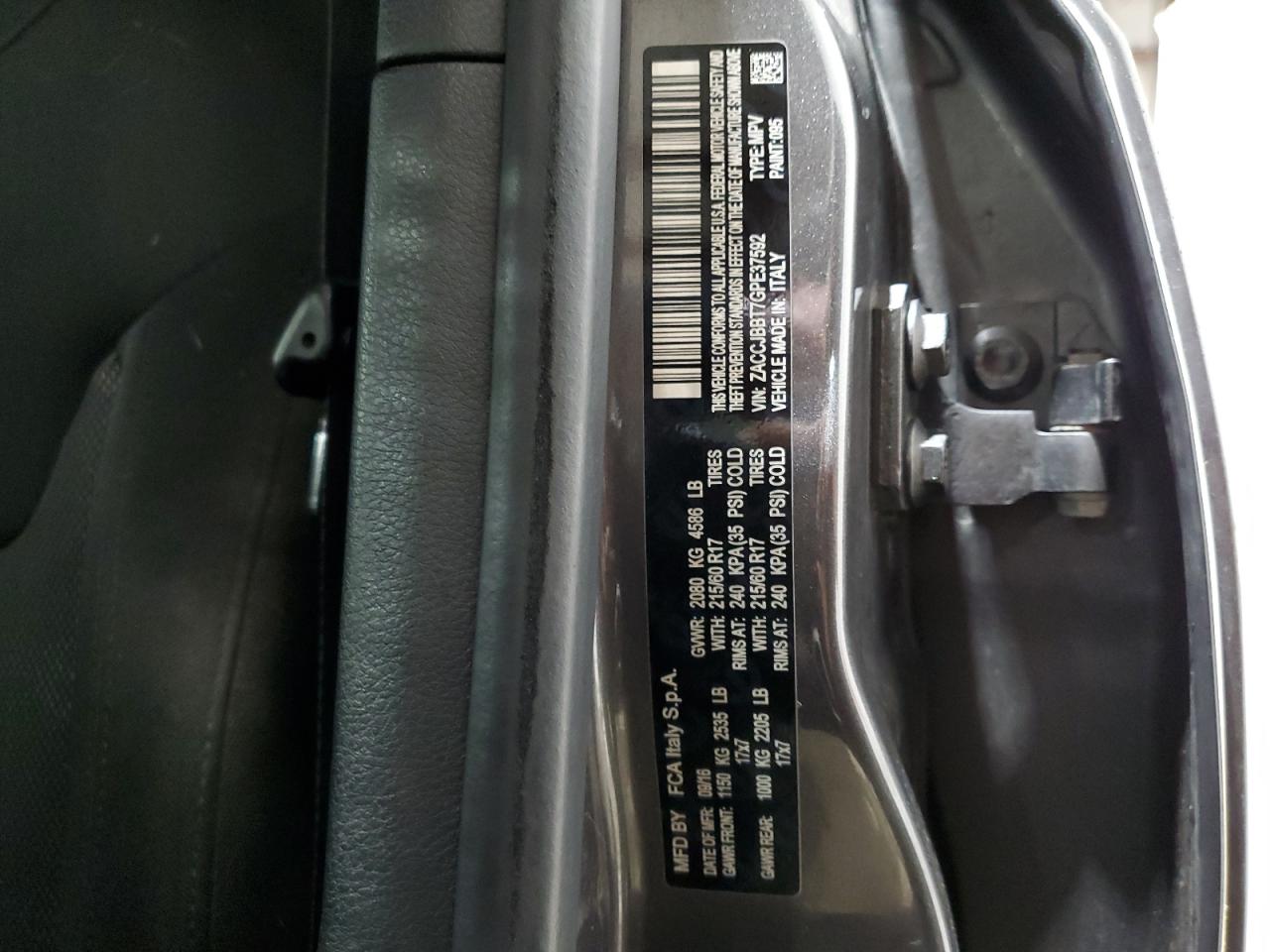 2016 Jeep Renegade - Image 13