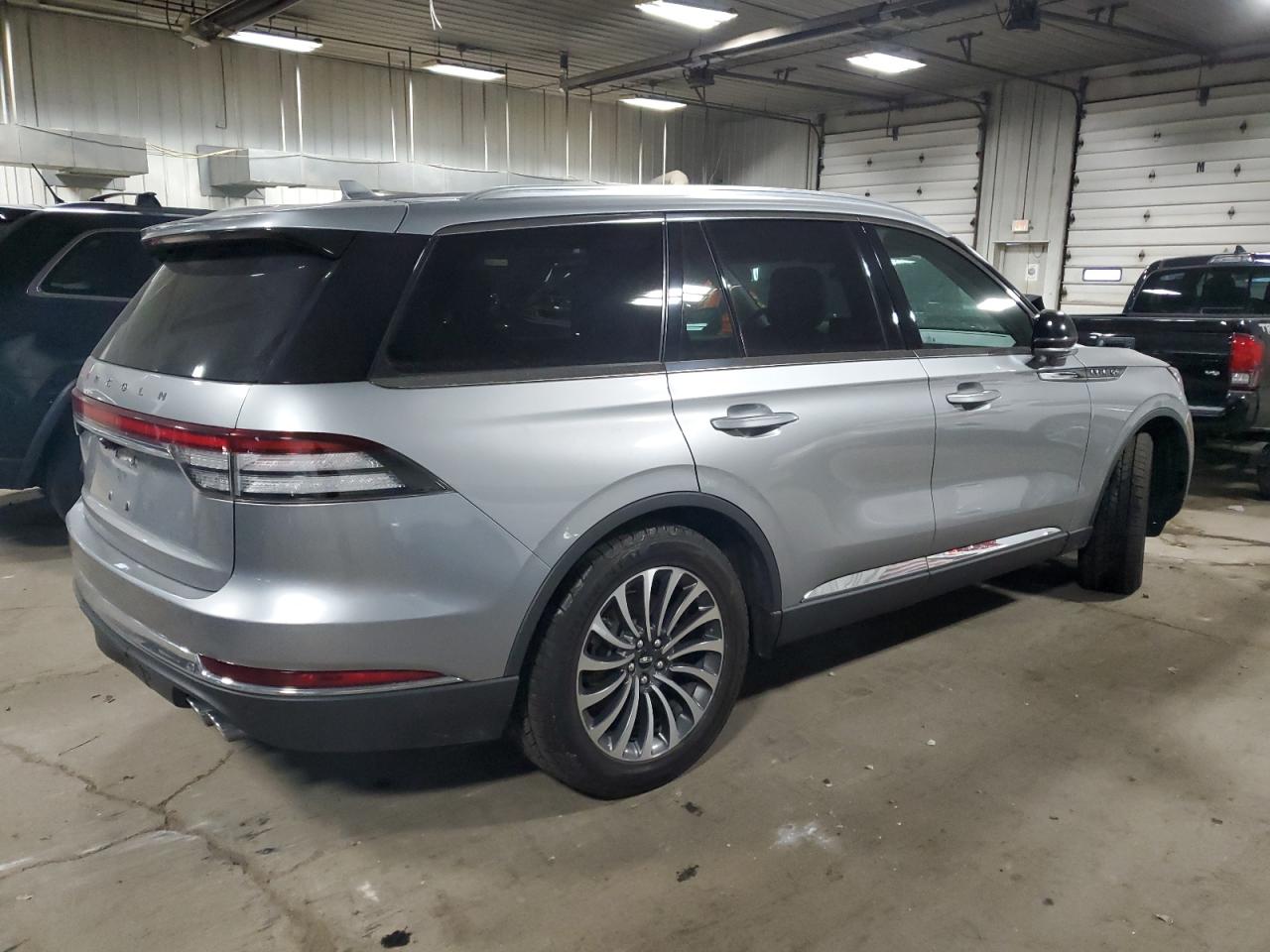 2020 Lincoln Aviator - Image 3