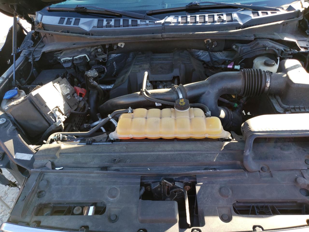 2015 Ford F-150 - Image 12