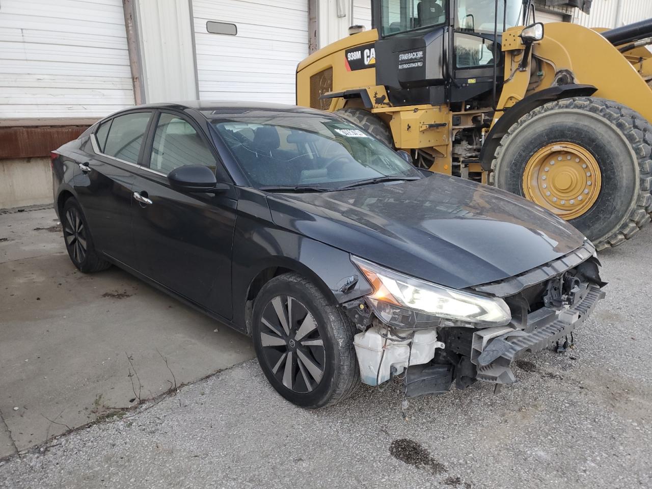 2021 Nissan Altima - Image 4