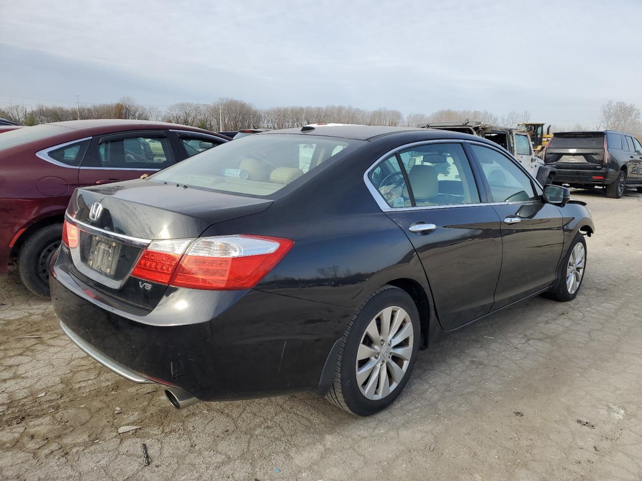 VIN 1HGCR3F81DA034158 2013 HONDA ACCORD no.3