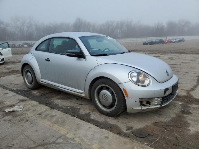  VOLKSWAGEN BEETLE 2015 Серебристый