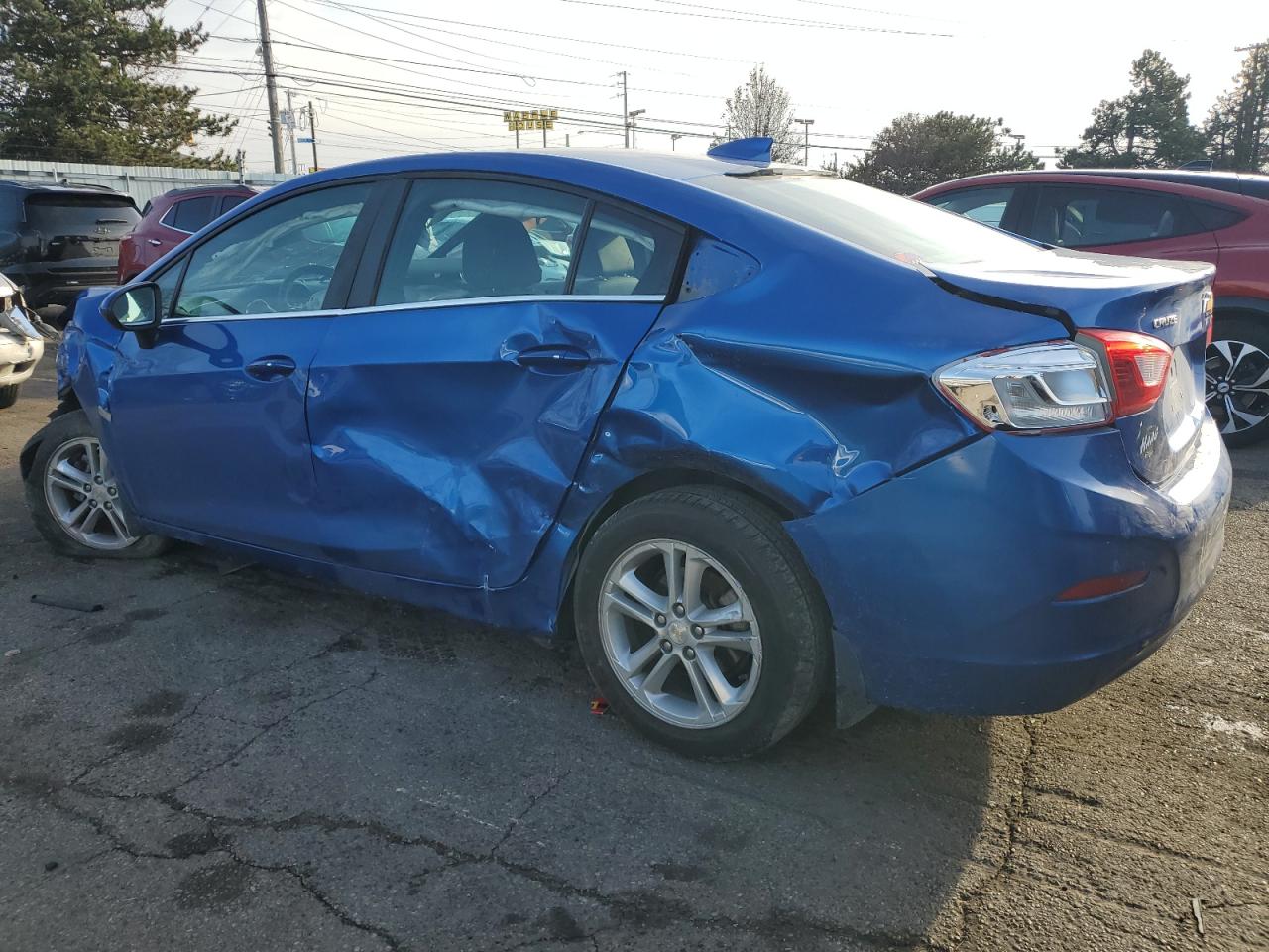 2016 Chevrolet Cruze - Image 2