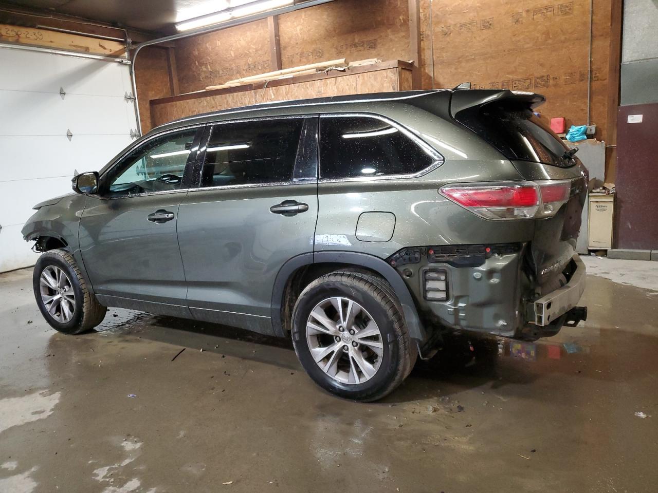 2014 Toyota Highlander - Image 2