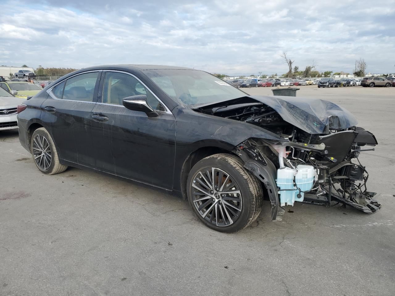 2024 Lexus ES - Image 4