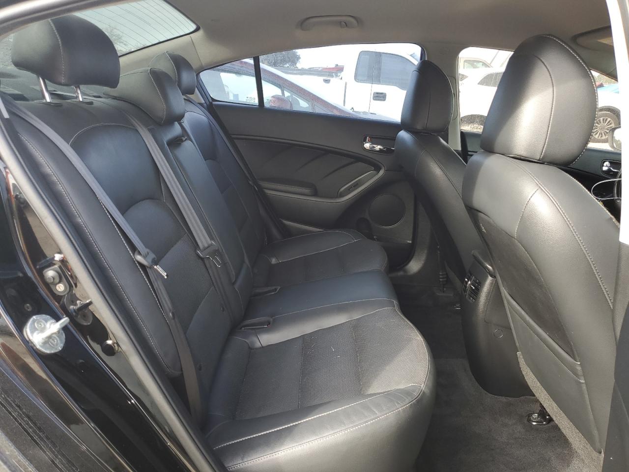 2017 Kia Forte - Image 10
