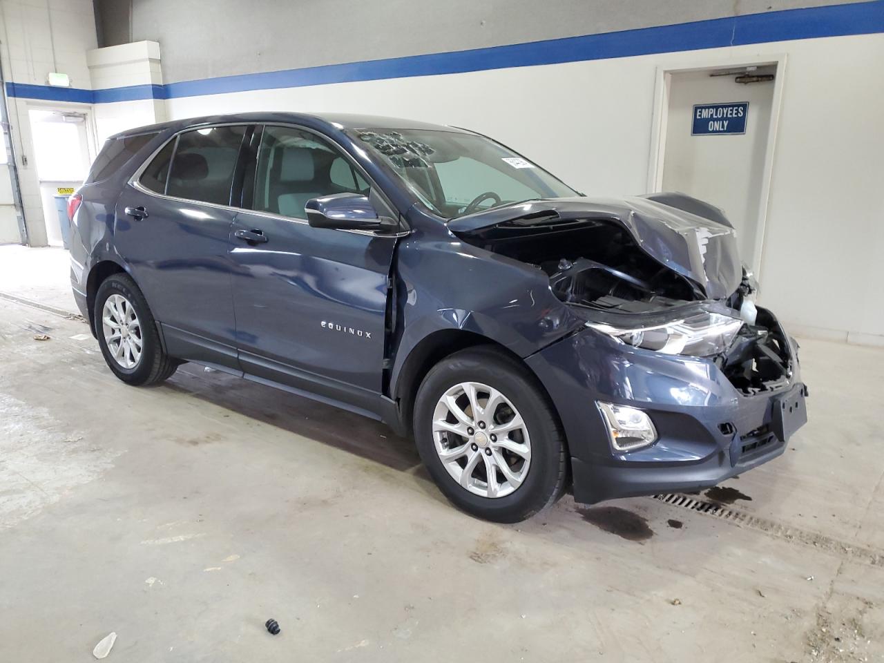 VIN 3GNAXUEV3KS532597 2019 CHEVROLET EQUINOX no.4