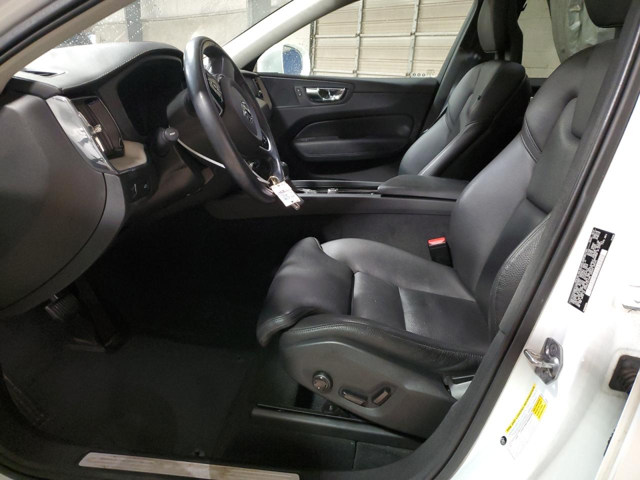 2018 Volvo XC60 - Image 7