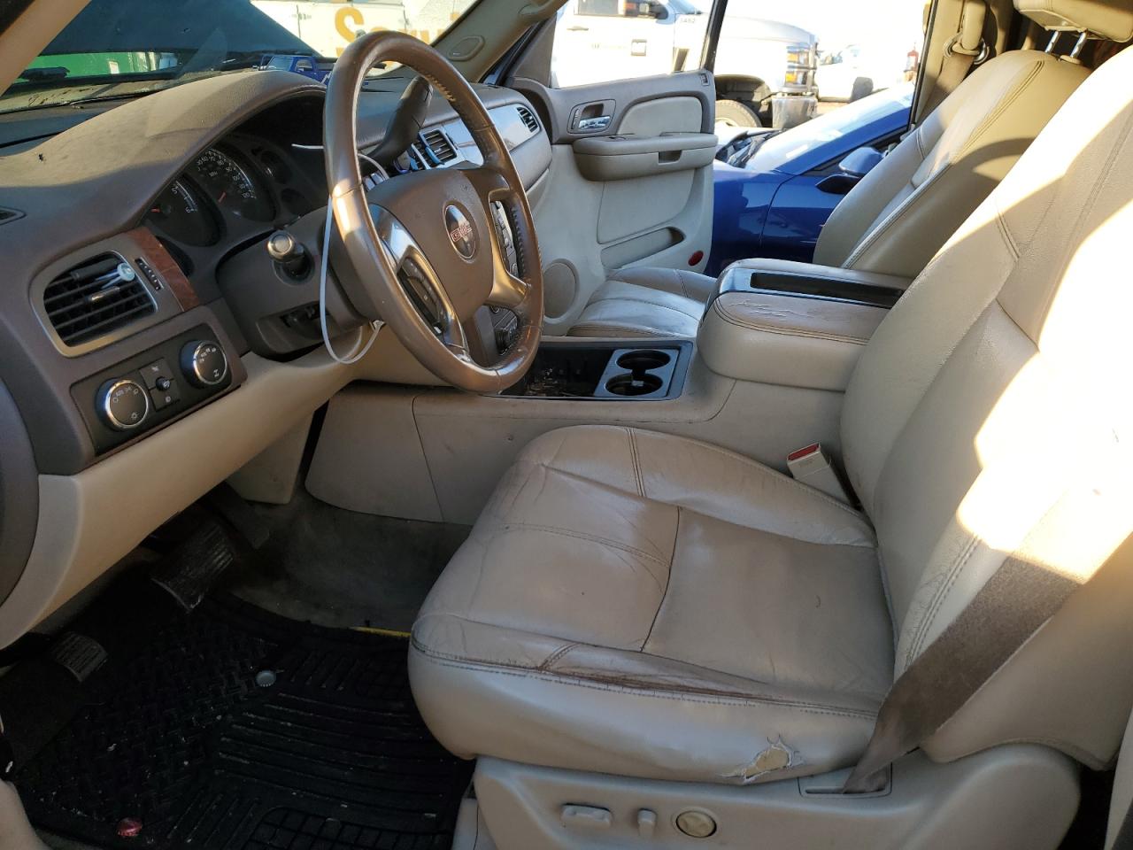 2007 GMC Yukon VIN: 1GKFK13027R213094 Lot: 84669324