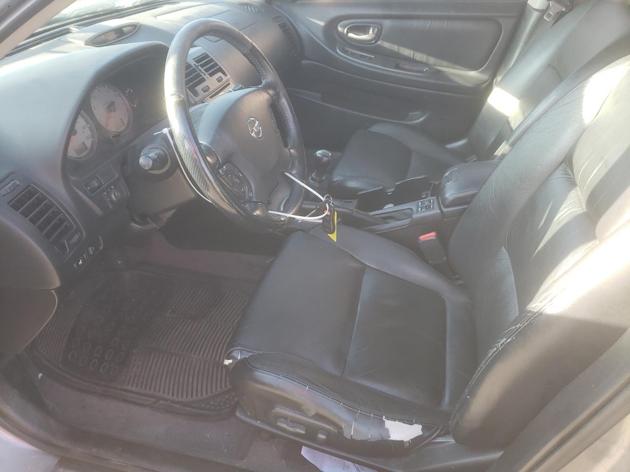 2002 Nissan Maxima - Image 7