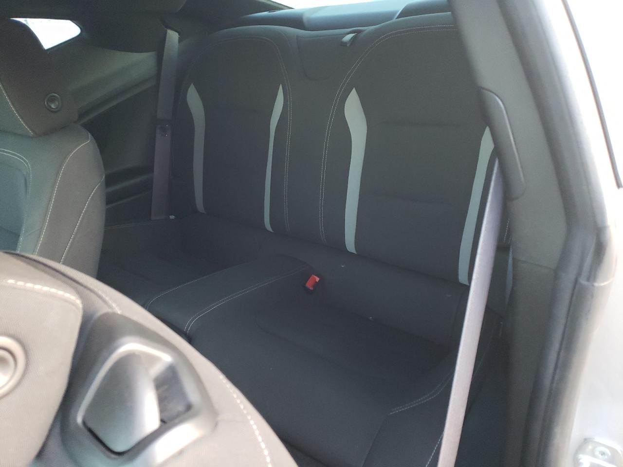 2016 Chevrolet Camaro - Image 10