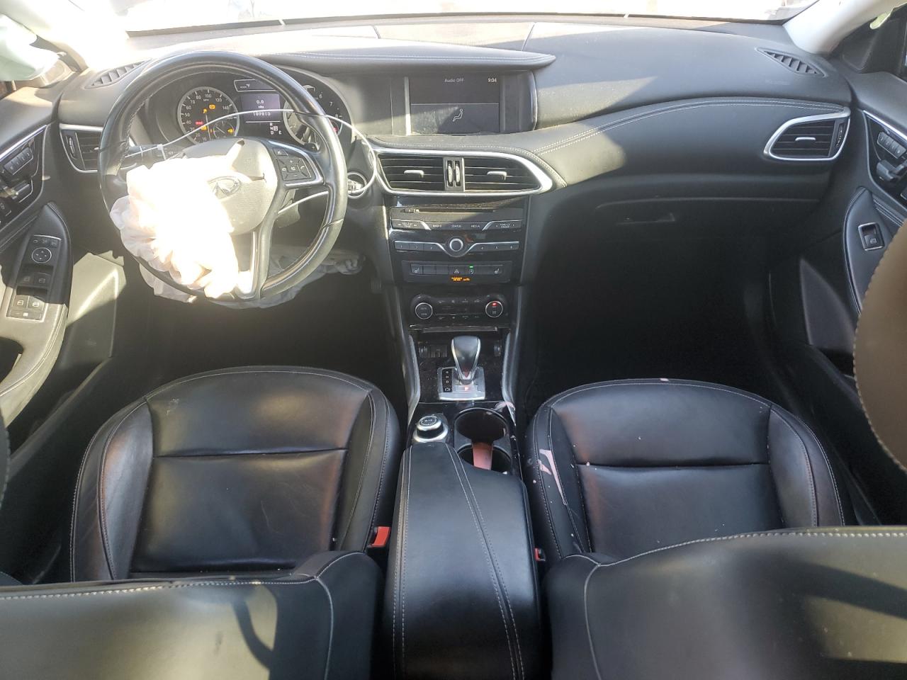 2018 Infiniti QX30 - Image 8