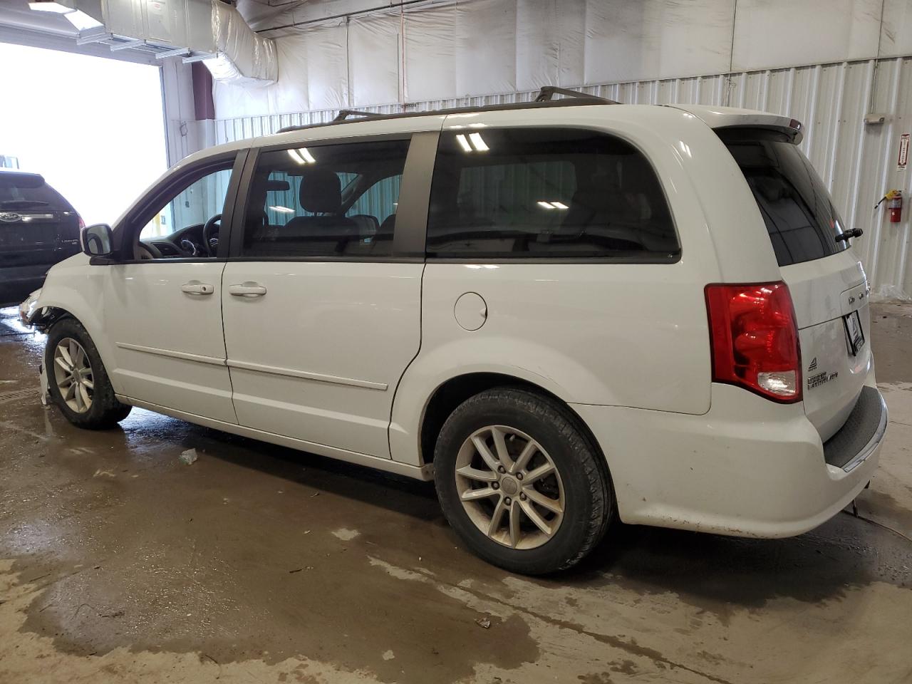 2015 Dodge Caravan - Image 2