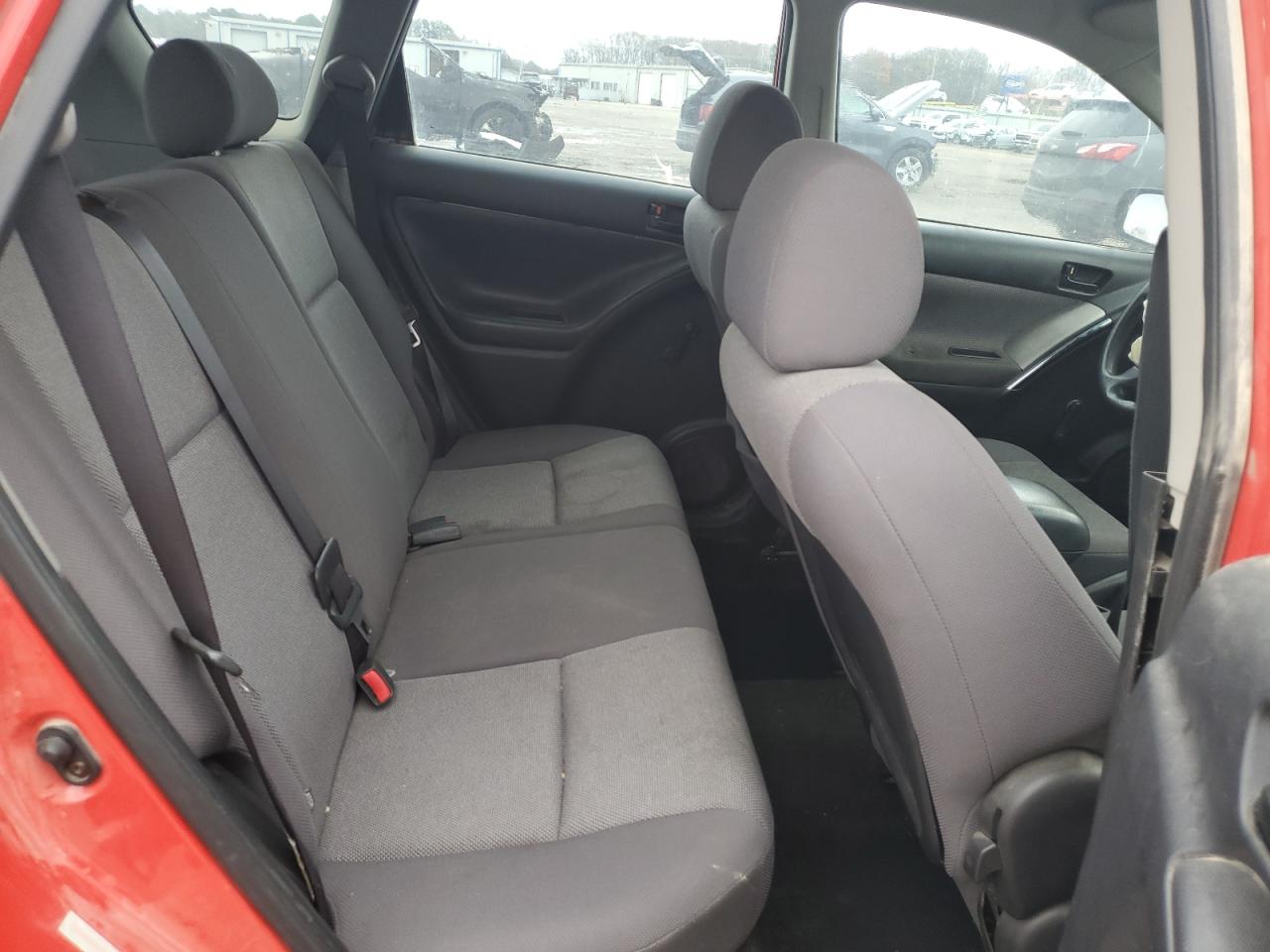 2003 Pontiac Vibe - Image 11