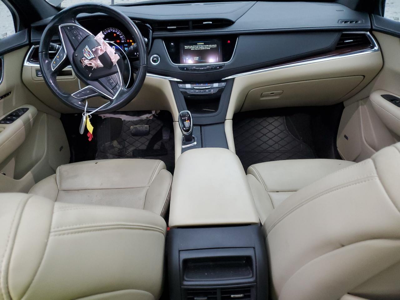 2019 Cadillac XT5 - Image 8