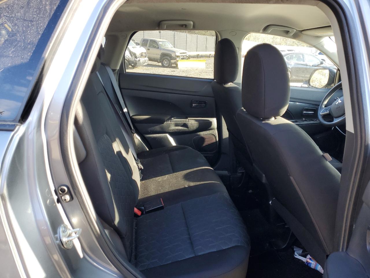 2021 Mitsubishi Outlander - Image 11
