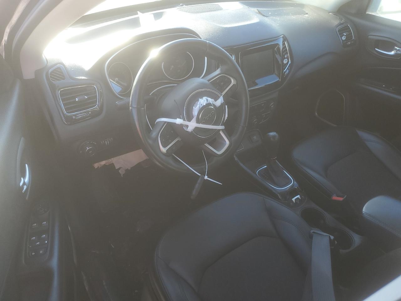 2018 Jeep Compass - Image 8