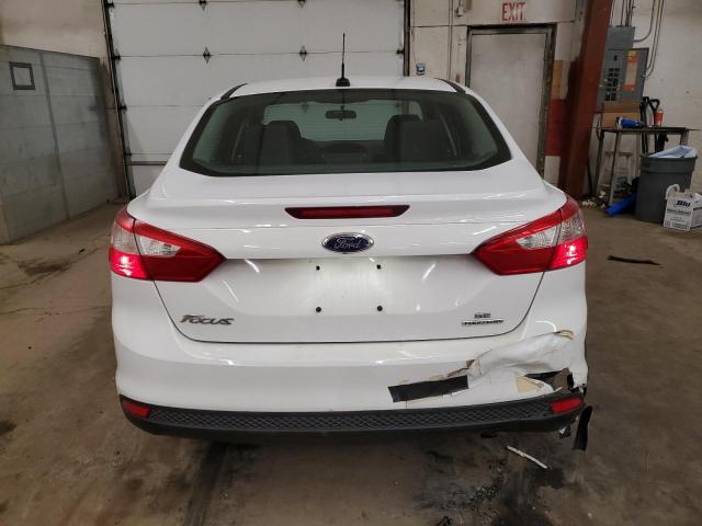 Sedans FORD FOCUS 2013 White