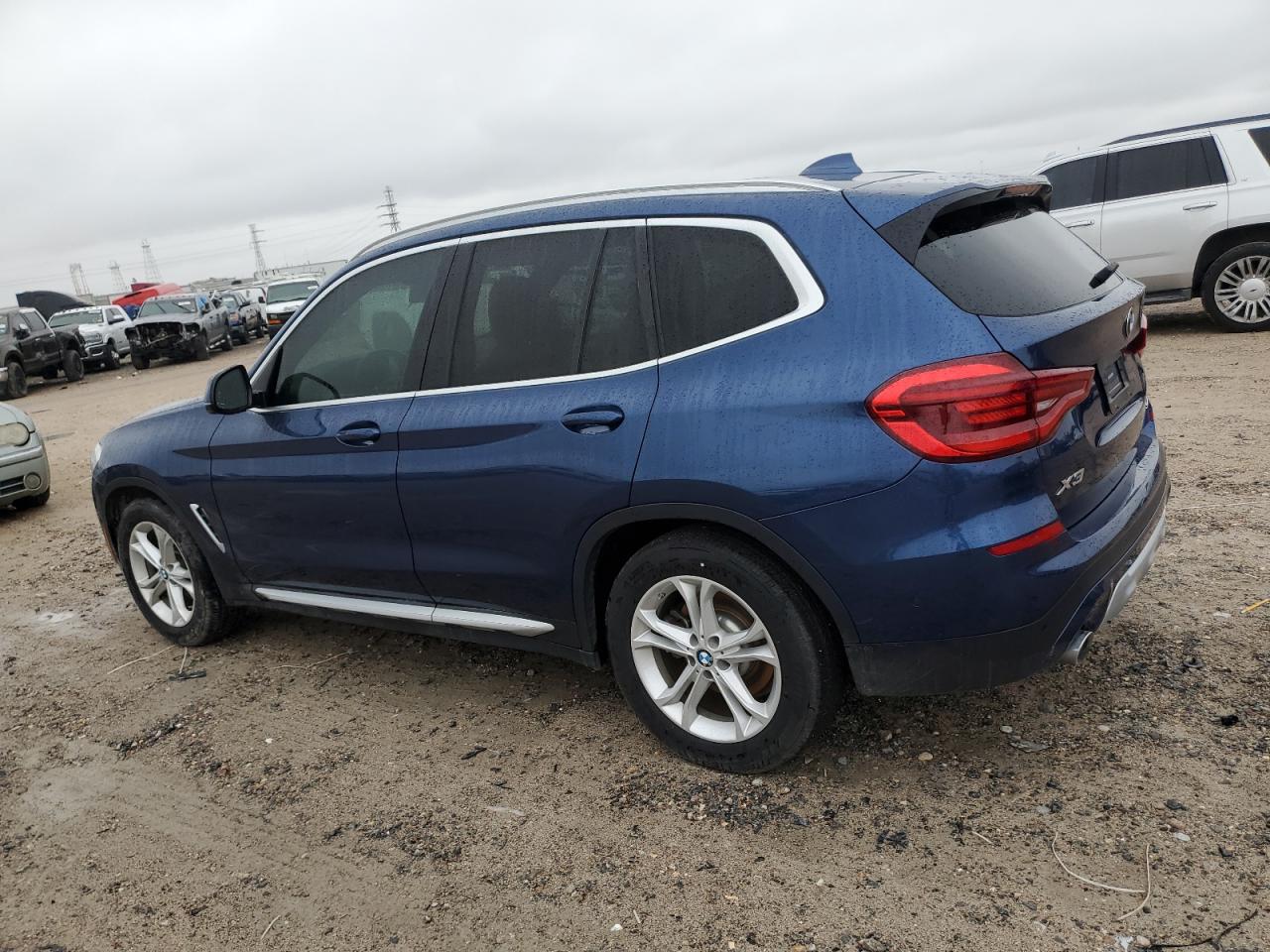 VIN 5UXTR7C5XKLF33754 2019 BMW X3 no.2