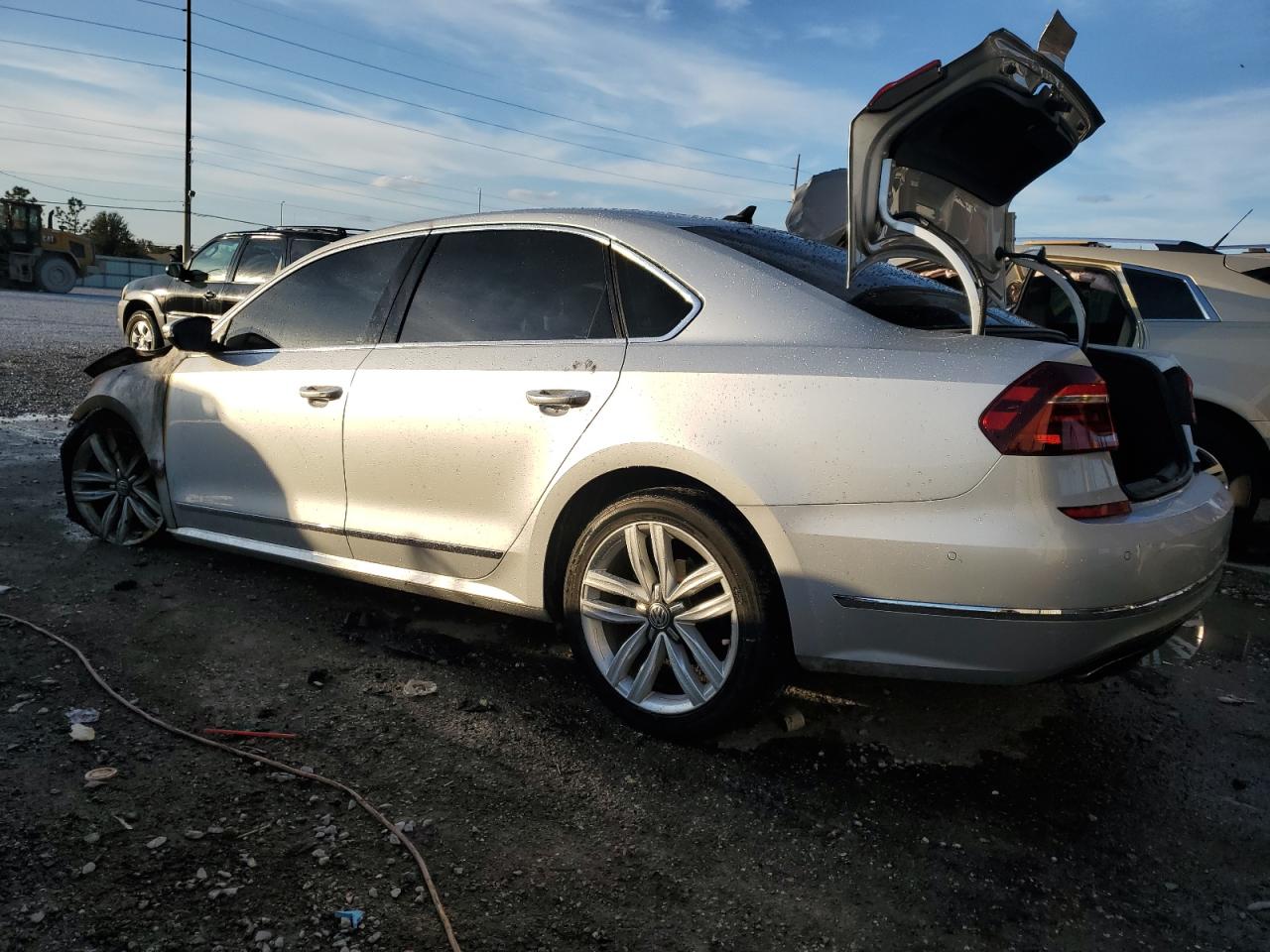 2017 Volkswagen Passat - Image 2