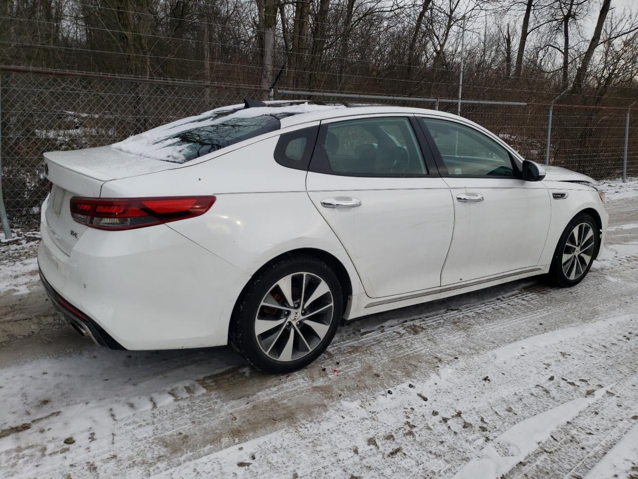 VIN 5XXGV4L21GG023932 2016 KIA OPTIMA no.3