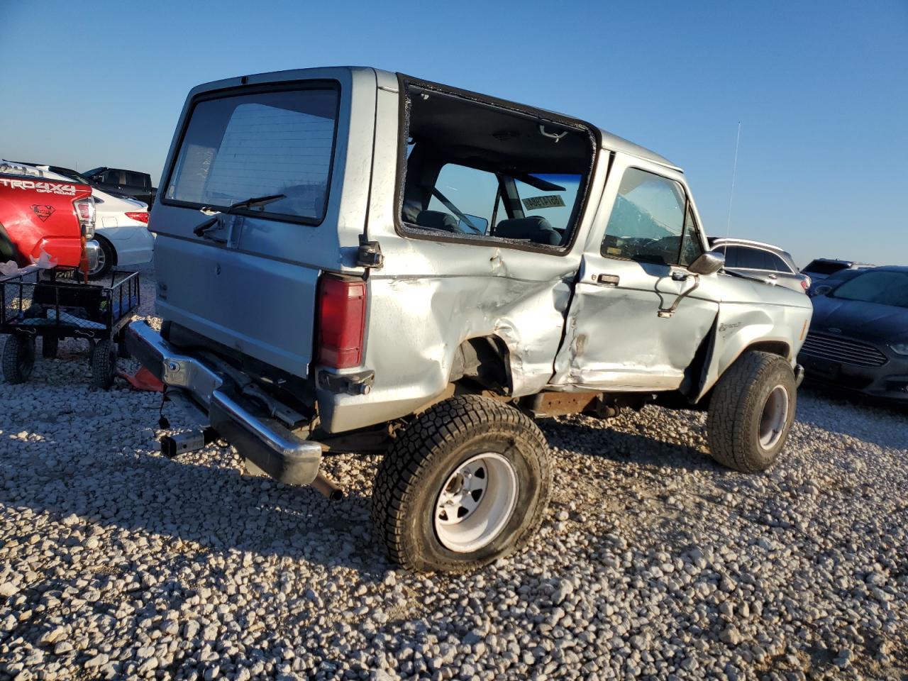 1987 Ford Bronco - Image 3