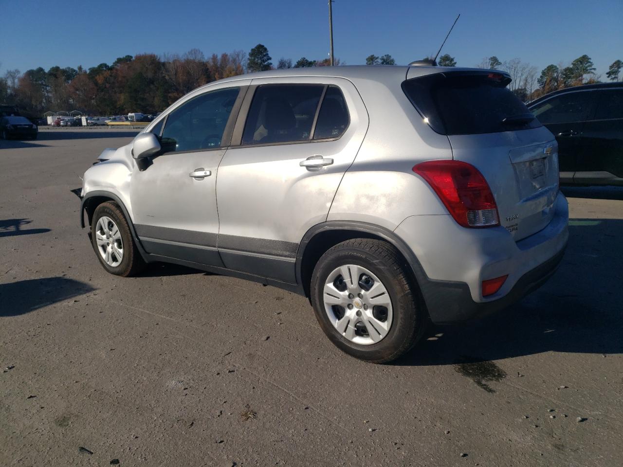 2017 Chevrolet Trax - Image 2