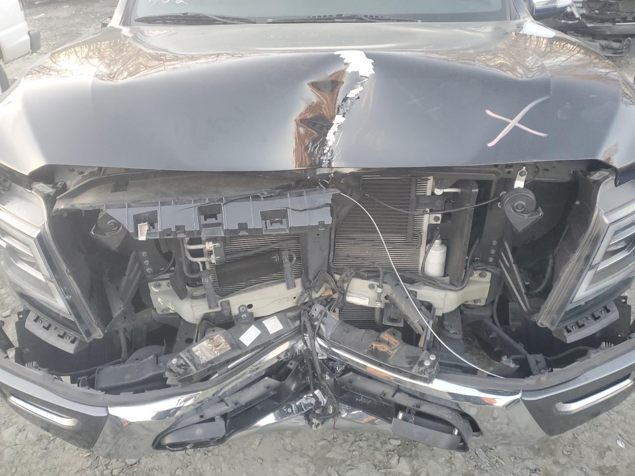 2021 Nissan Titan - Image 11