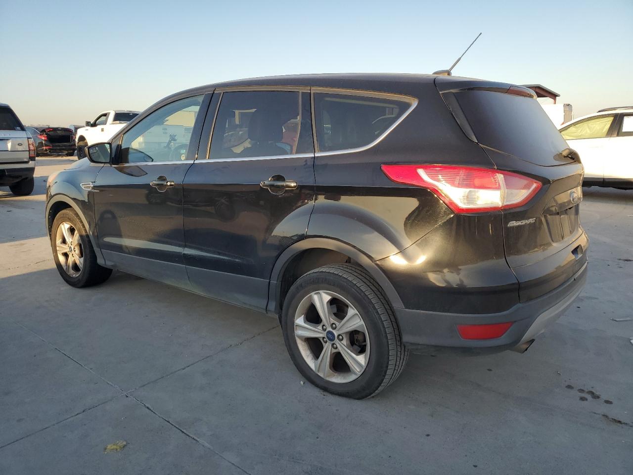 VIN 1FMCU9GX9GUB64631 2016 FORD ESCAPE no.2