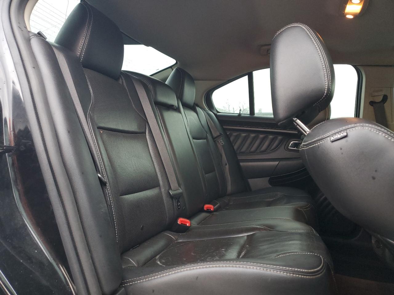 2012 Ford Taurus - Image 10