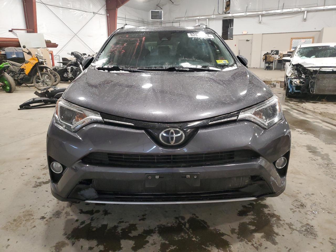 VIN JTMRFREV0HJ147228 2017 TOYOTA RAV4 no.5