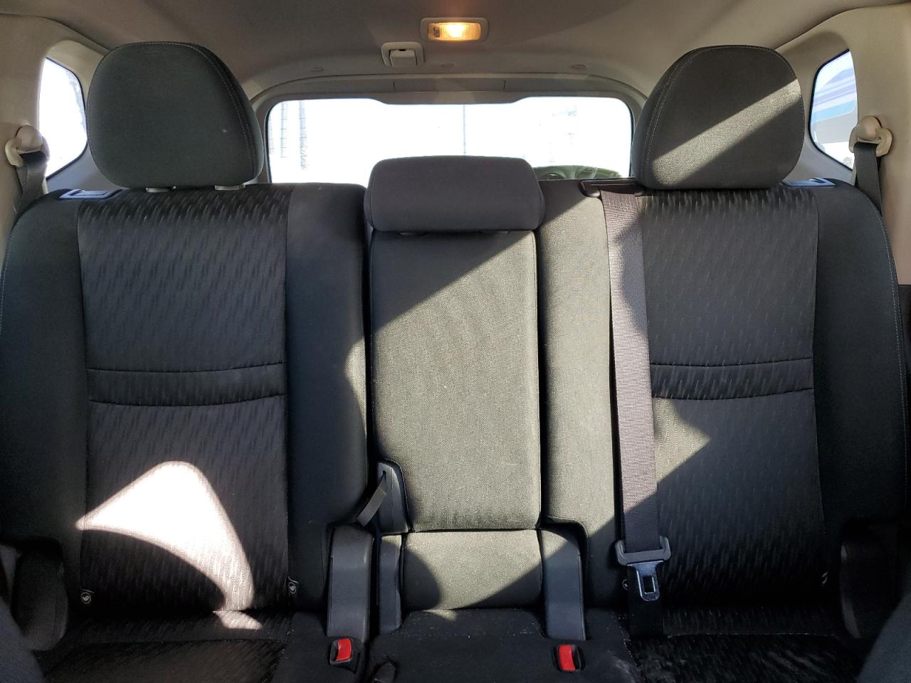 2018 Nissan Rogue - Image 10