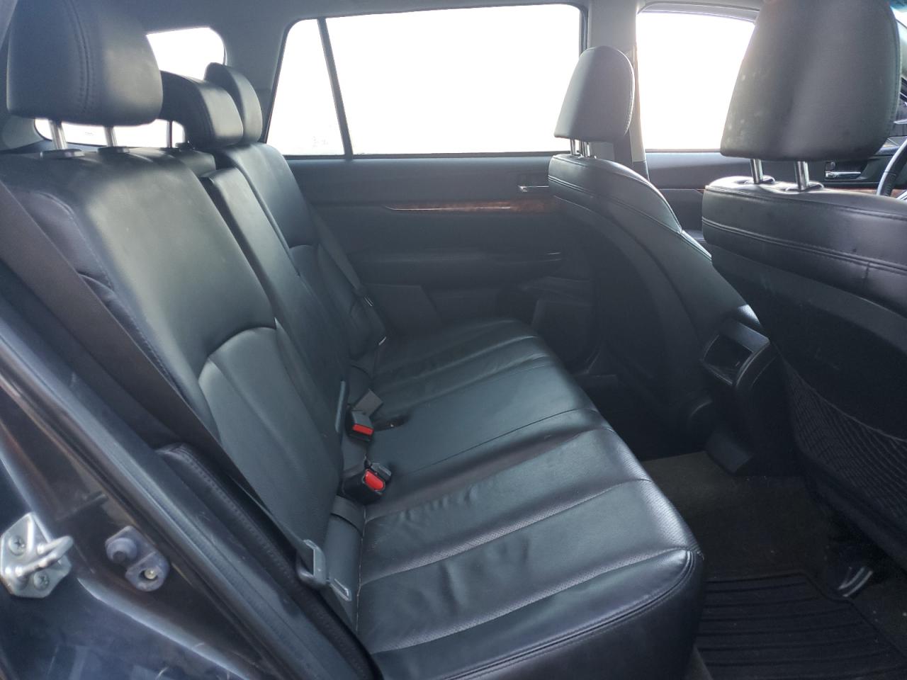 2011 Subaru Outback - Image 11