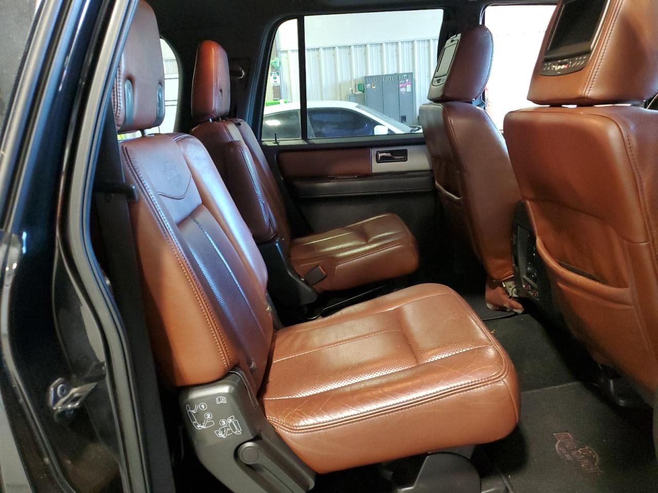2012 Ford Expedition - Image 11