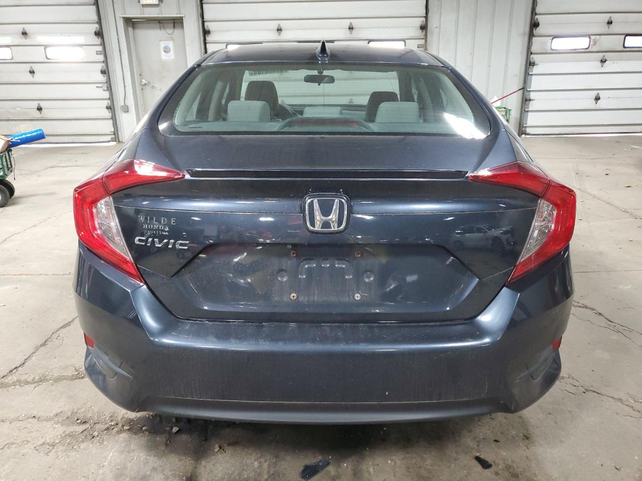 VIN 19XFC1F33GE038865 2016 HONDA CIVIC no.6