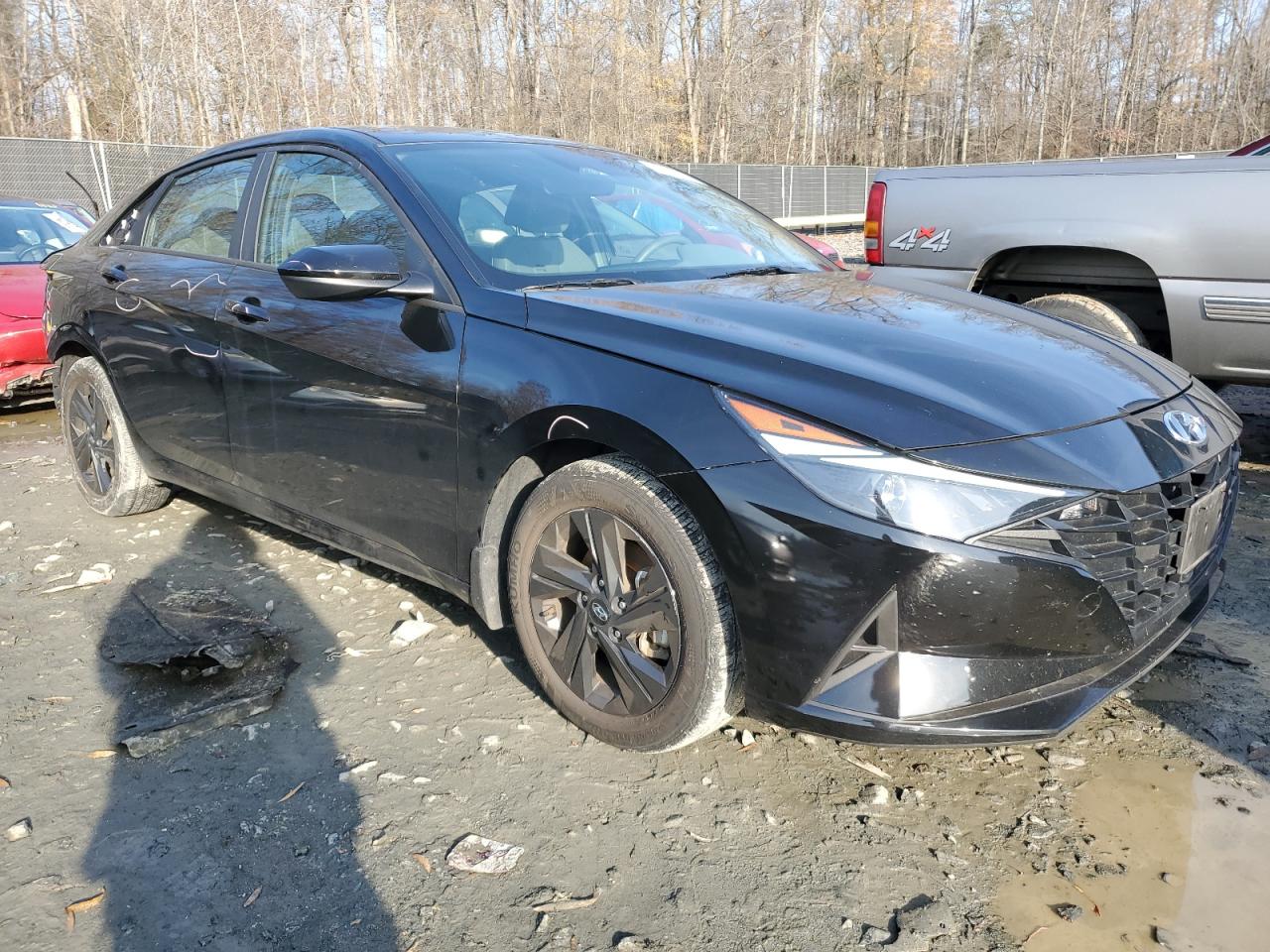 2023 Hyundai Elantra - Image 4