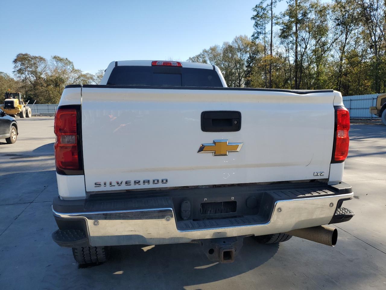 2015 Chevrolet Silverado - Image 6