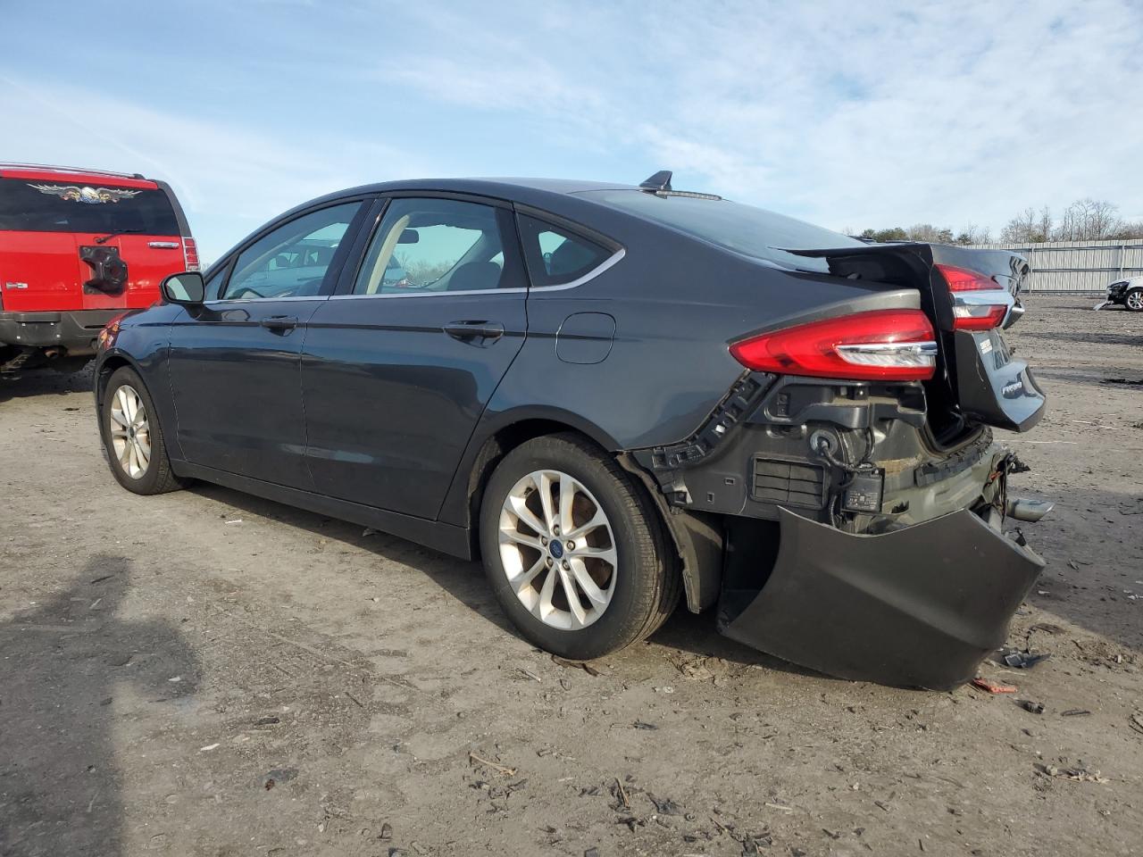 VIN 3FA6P0HD8KR247241 2019 FORD FUSION no.2