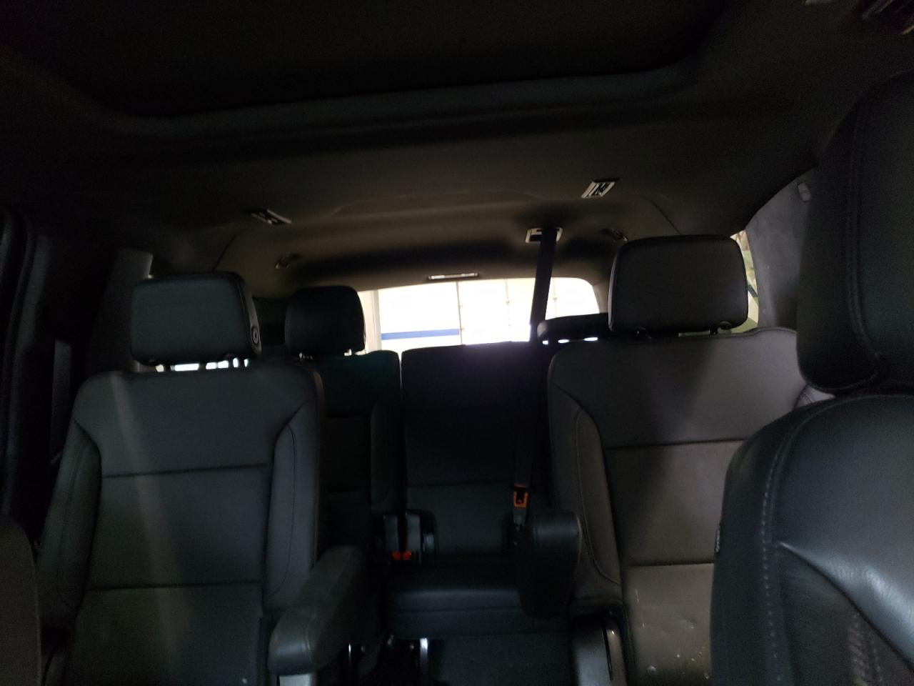 2021 Chevrolet Suburban - Image 10