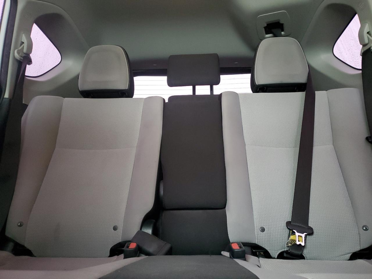 2018 Toyota RAV 4 - Image 10
