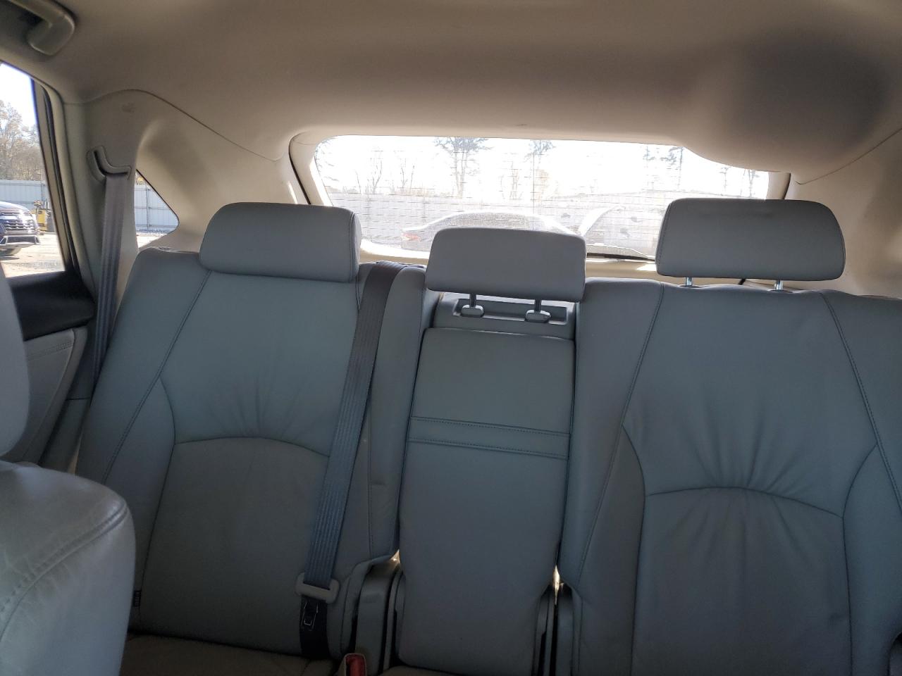 2004 Lexus RX - Image 10