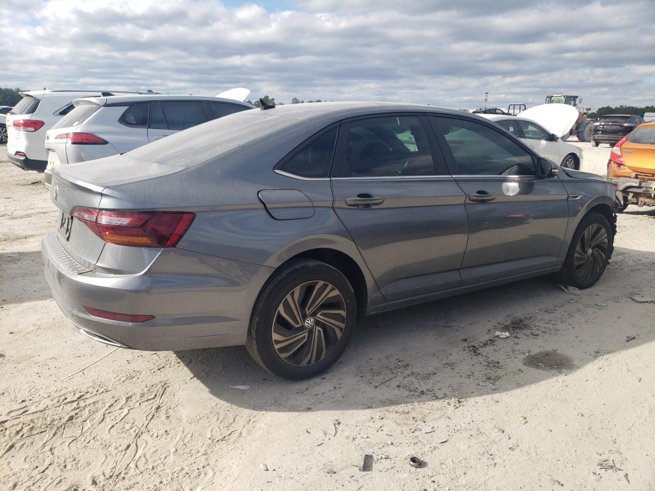 2019 Volkswagen Jetta - Image 3