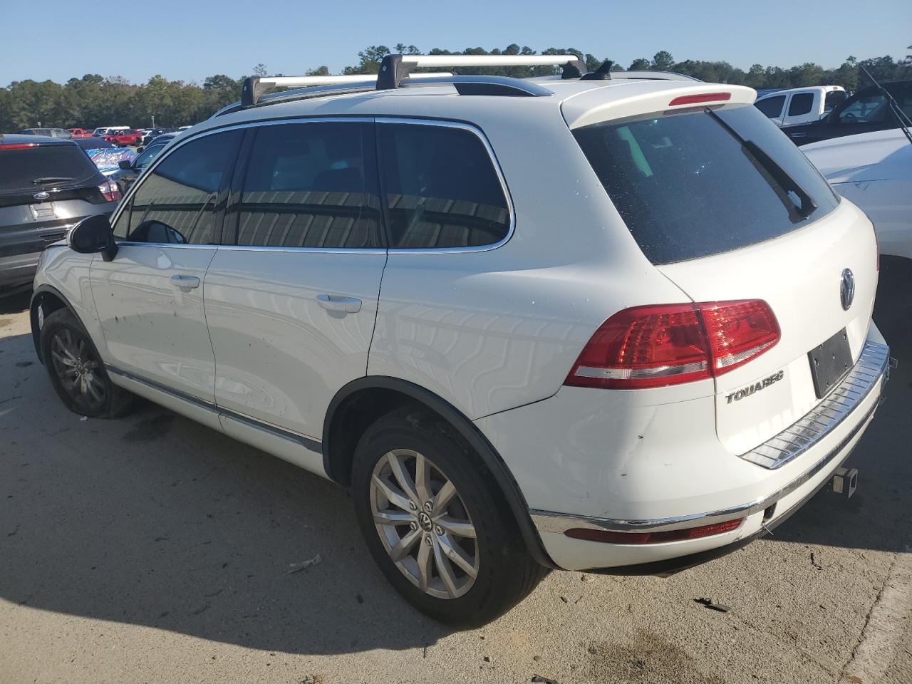 VIN WVGEF9BP7GD000773 2016 VOLKSWAGEN TOUAREG no.2