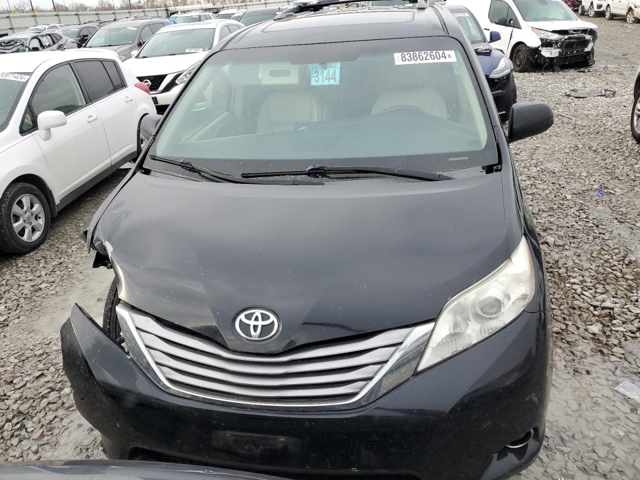 2016 Toyota Sienna - Image 5