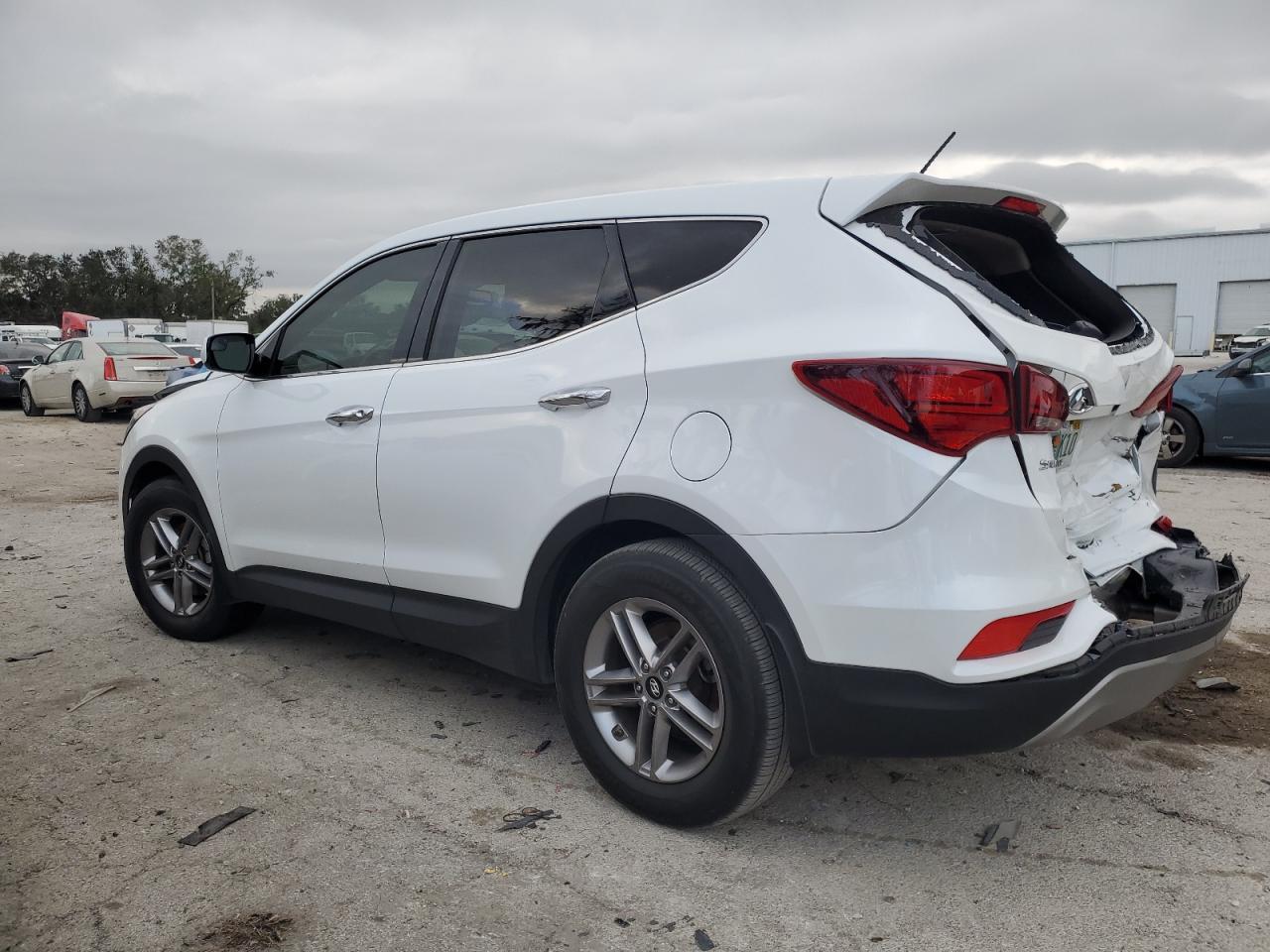 VIN 5NMZT3LB1JH074820 2018 HYUNDAI SANTA FE no.2