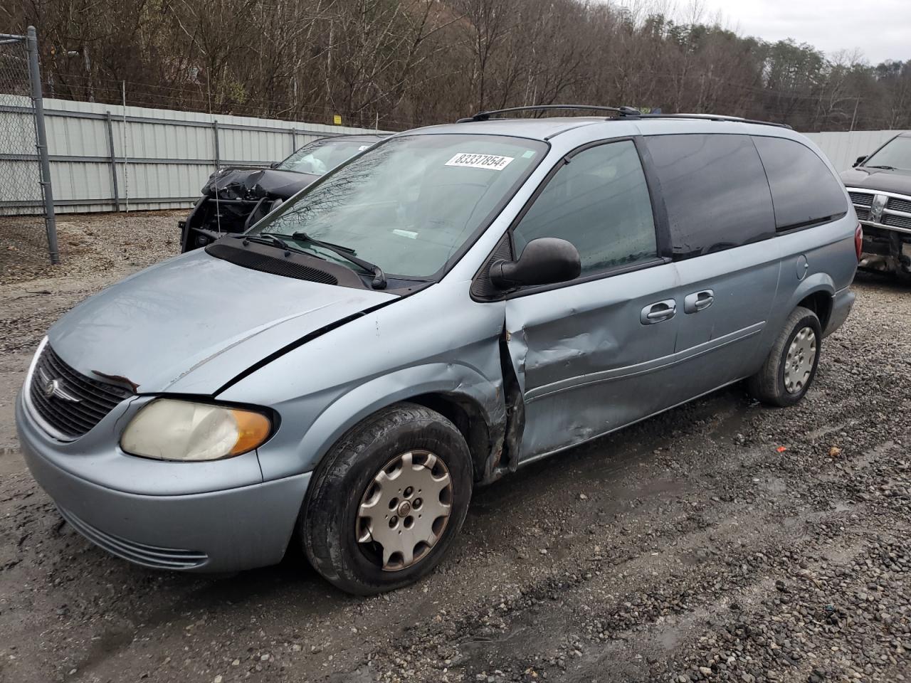 Hurricane, WV에서 판매 중인 2004 Chrysler Town & Country Lx - Side
